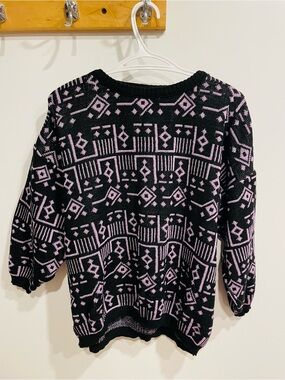 Chic Black and White Patterned Sweater